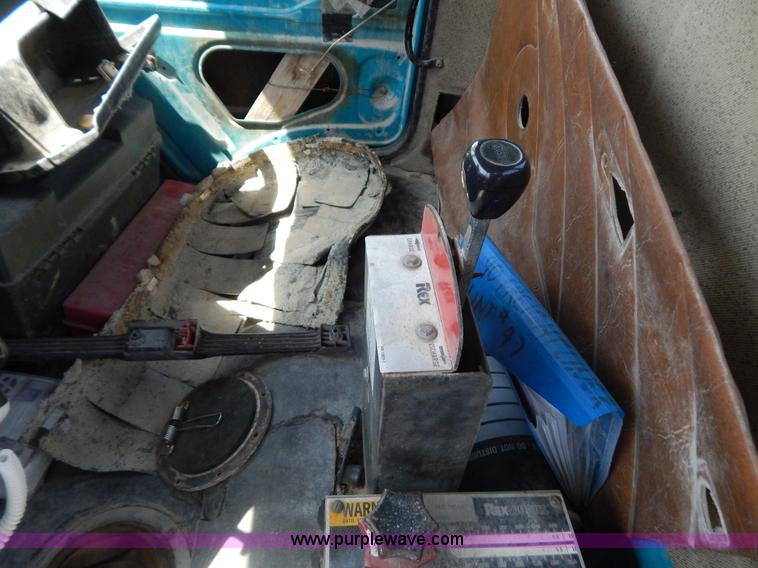 image for item G3495 1990 Freightliner FLC112SD 10 yard concrete mixer