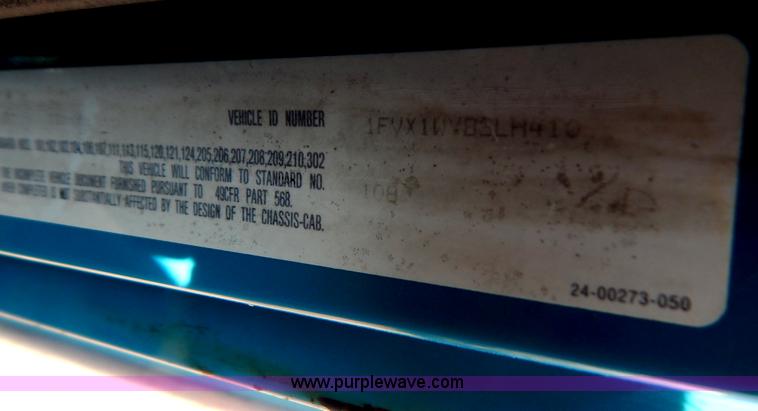 image for item G3495 1990 Freightliner FLC112SD 10 yard concrete mixer