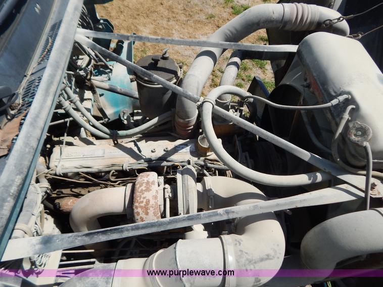 image for item G3495 1990 Freightliner FLC112SD 10 yard concrete mixer