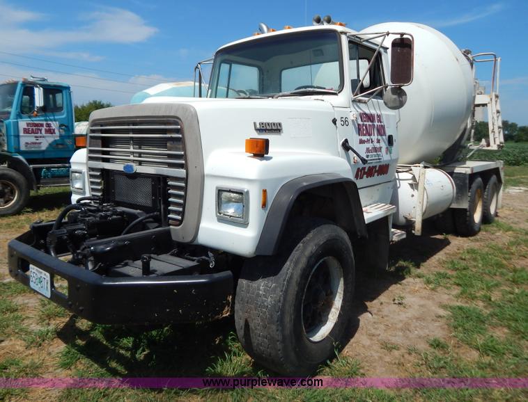 image for item G3496 1993 Ford LT8000 9 cu. yd. concrete mixer