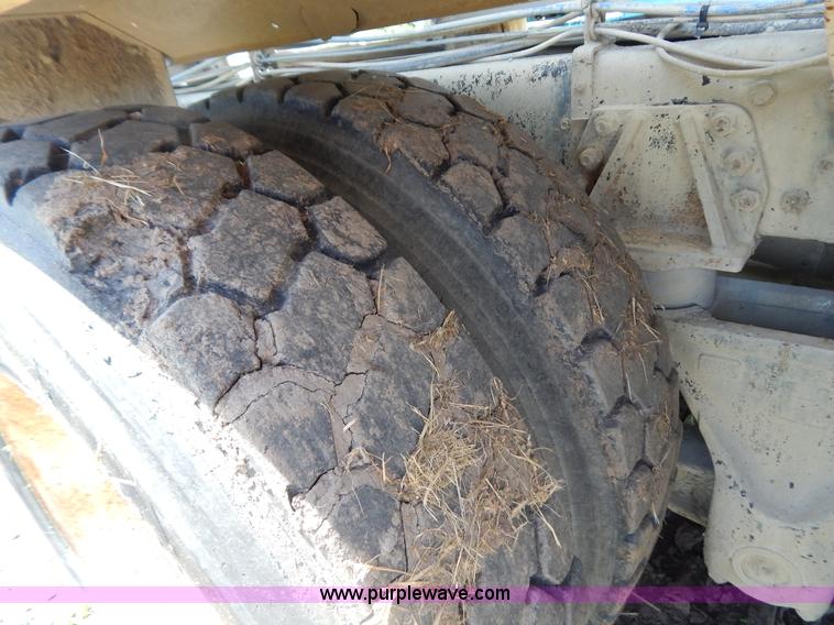 image for item G3496 1993 Ford LT8000 9 cu. yd. concrete mixer
