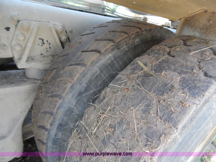 image for item G3496 1993 Ford LT8000 9 cu. yd. concrete mixer