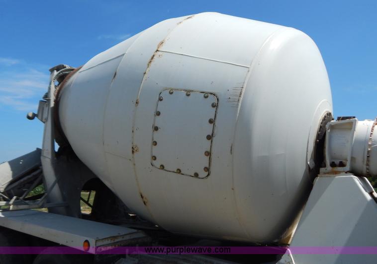 image for item G3496 1993 Ford LT8000 9 cu. yd. concrete mixer