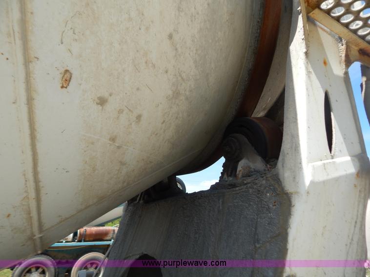 image for item G3496 1993 Ford LT8000 9 cu. yd. concrete mixer