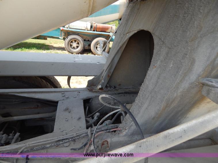 image for item G3496 1993 Ford LT8000 9 cu. yd. concrete mixer