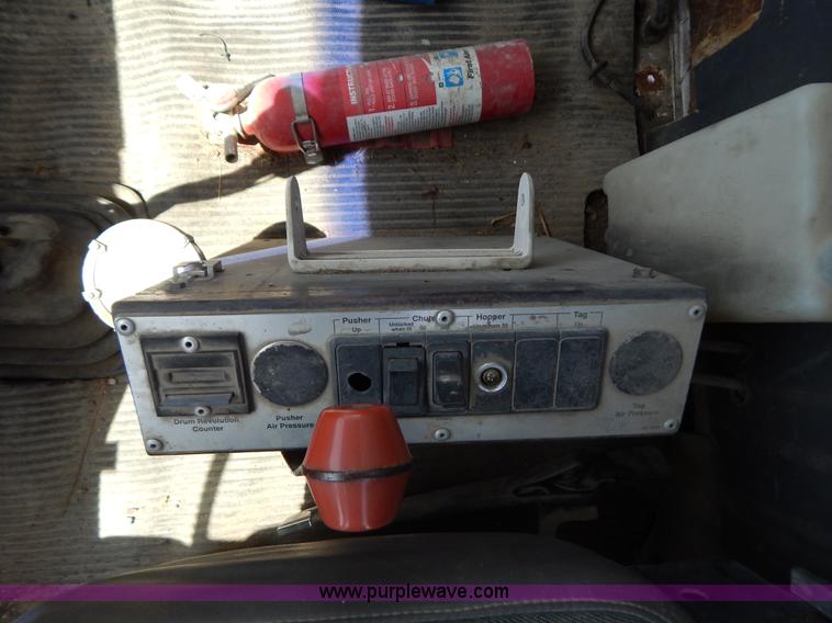 image for item G3496 1993 Ford LT8000 9 cu. yd. concrete mixer