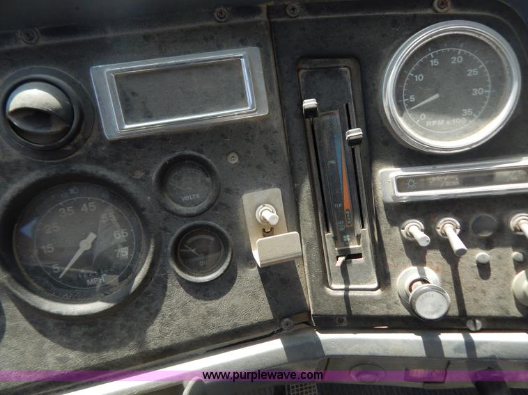 image for item G3496 1993 Ford LT8000 9 cu. yd. concrete mixer