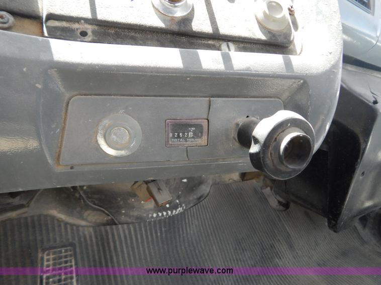 image for item G3496 1993 Ford LT8000 9 cu. yd. concrete mixer