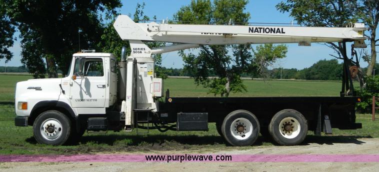 image for item G7876 1988 Ford L9000 AeroMax boom truck