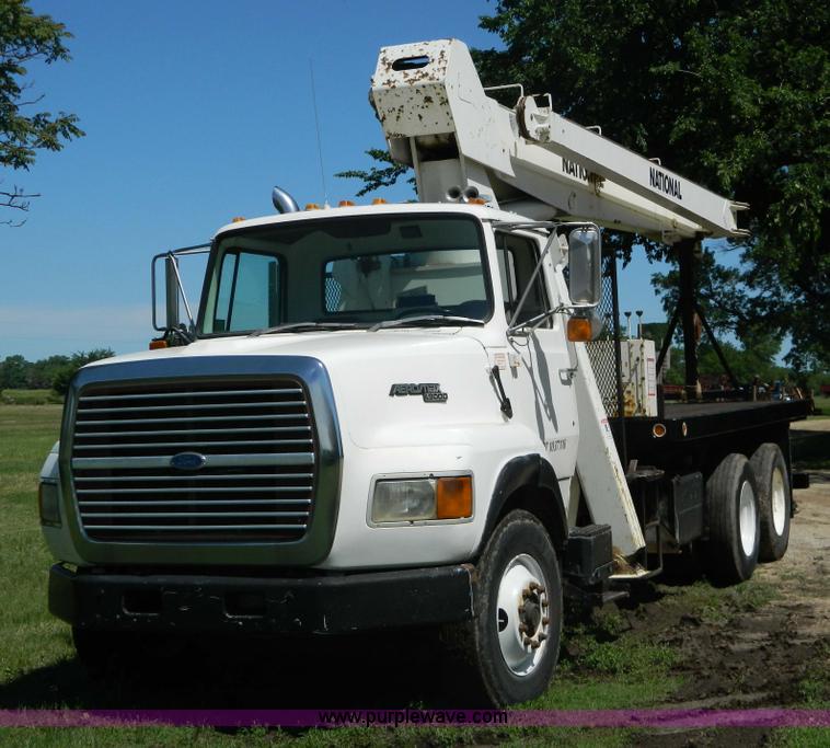 image for item G7876 1988 Ford L9000 AeroMax boom truck