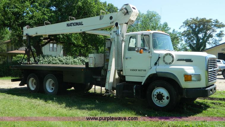 image for item G7876 1988 Ford L9000 AeroMax boom truck