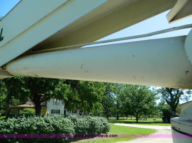 image for item G7876 1988 Ford L9000 AeroMax boom truck