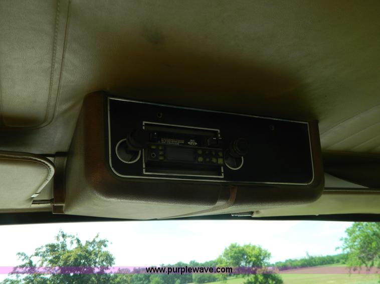 image for item G7876 1988 Ford L9000 AeroMax boom truck