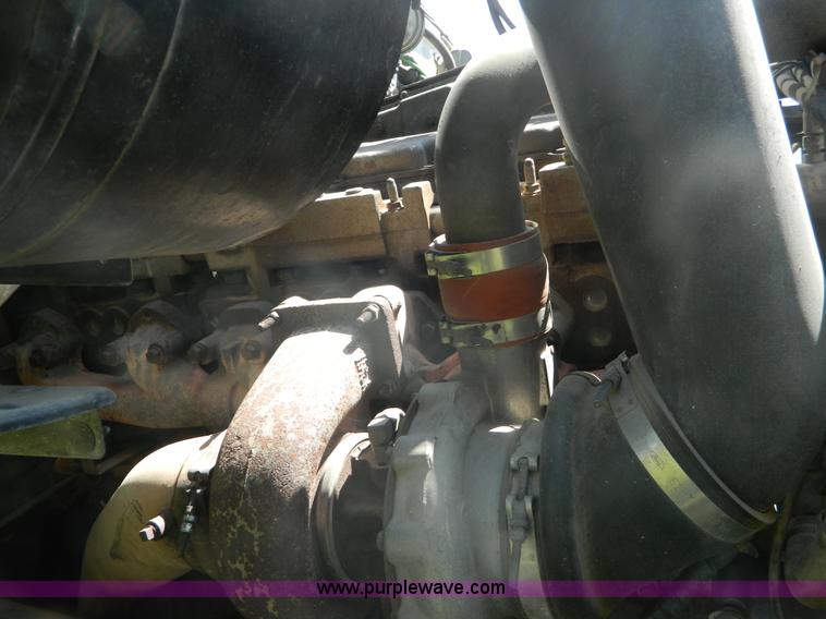 image for item G7876 1988 Ford L9000 AeroMax boom truck