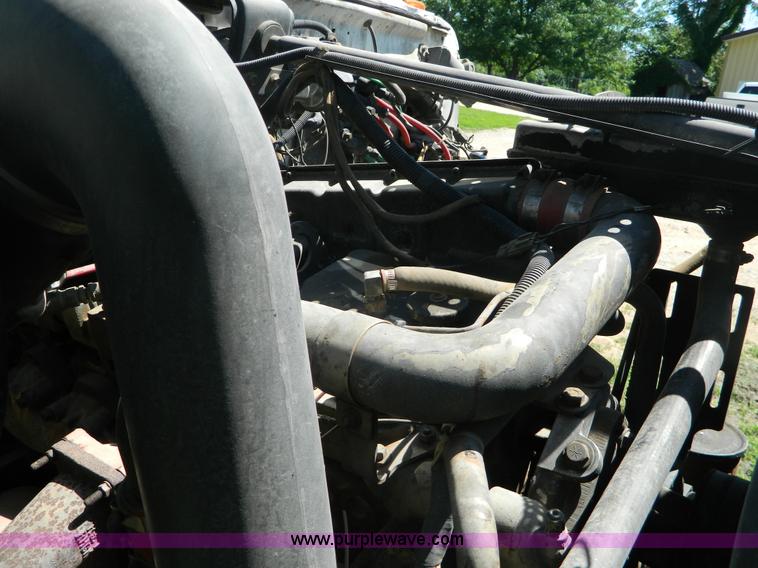 image for item G7876 1988 Ford L9000 AeroMax boom truck