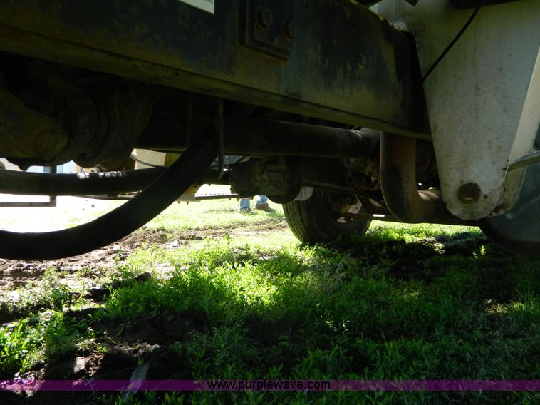 image for item G7876 1988 Ford L9000 AeroMax boom truck