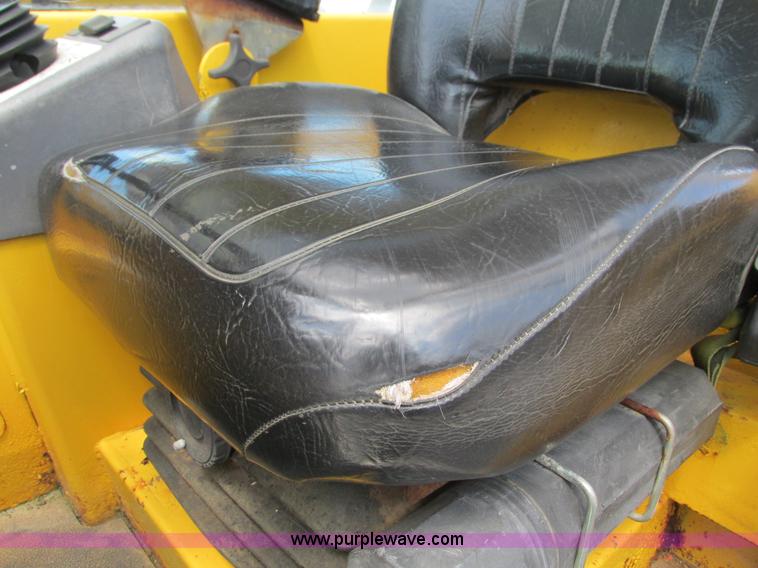 image for item G9449 Gehl DL6H telehandler