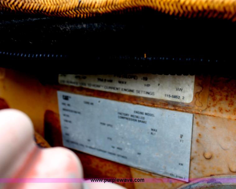 image for item H6606 2006 Kenworth T800B tri-axle dump truck