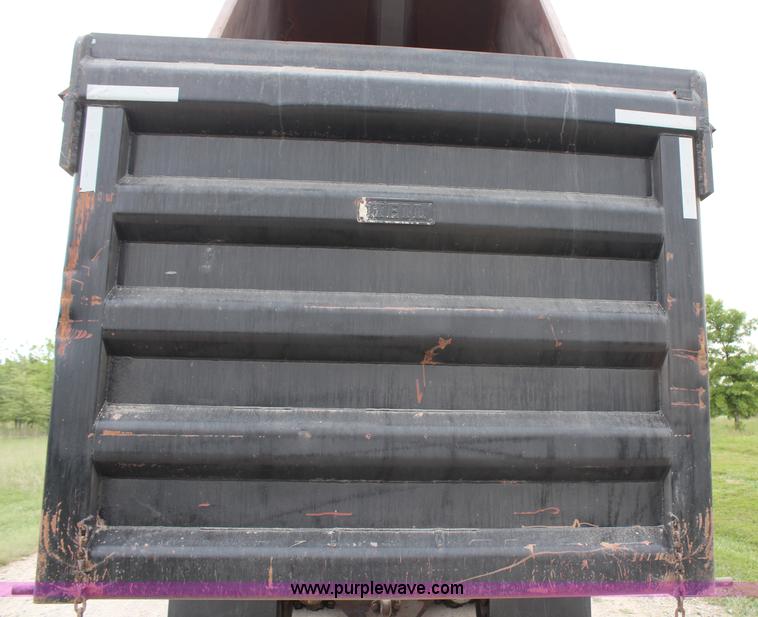 image for item H6606 2006 Kenworth T800B tri-axle dump truck