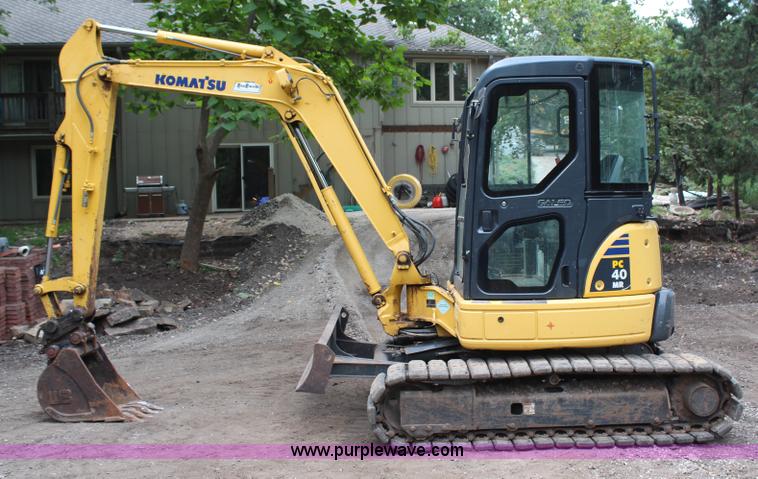 image for item H6607 2007 Komatsu PC40MR-2 mini excavator