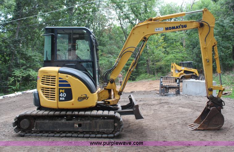 image for item H6607 2007 Komatsu PC40MR-2 mini excavator