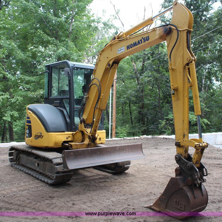 image for item H6607 2007 Komatsu PC40MR-2 mini excavator