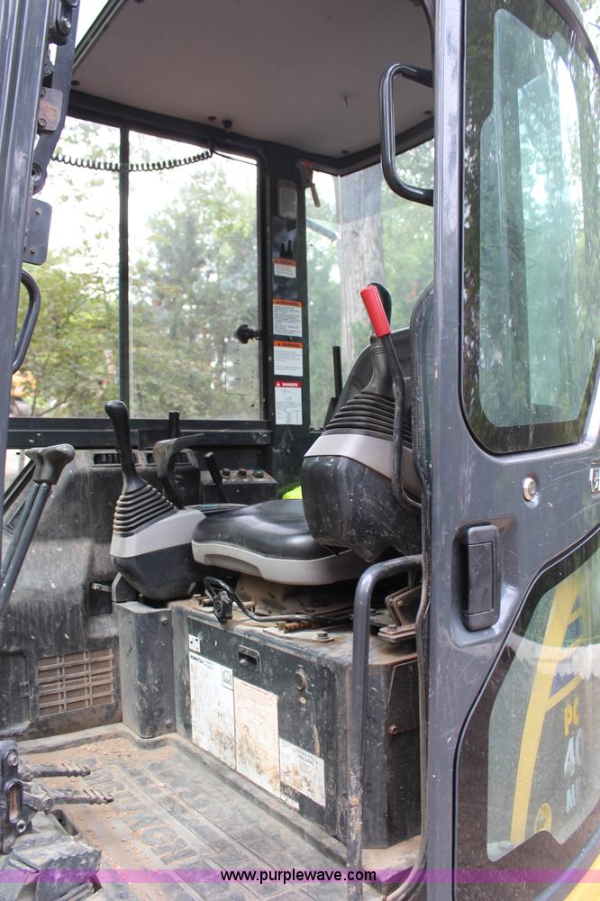image for item H6607 2007 Komatsu PC40MR-2 mini excavator