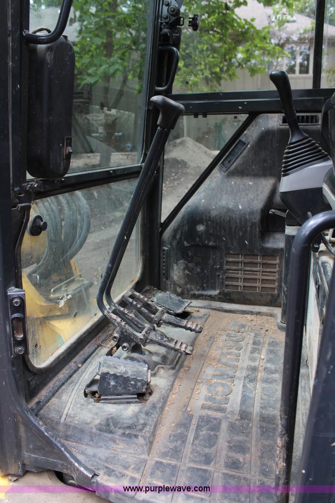 image for item H6607 2007 Komatsu PC40MR-2 mini excavator