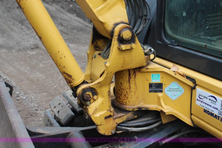 image for item H6607 2007 Komatsu PC40MR-2 mini excavator