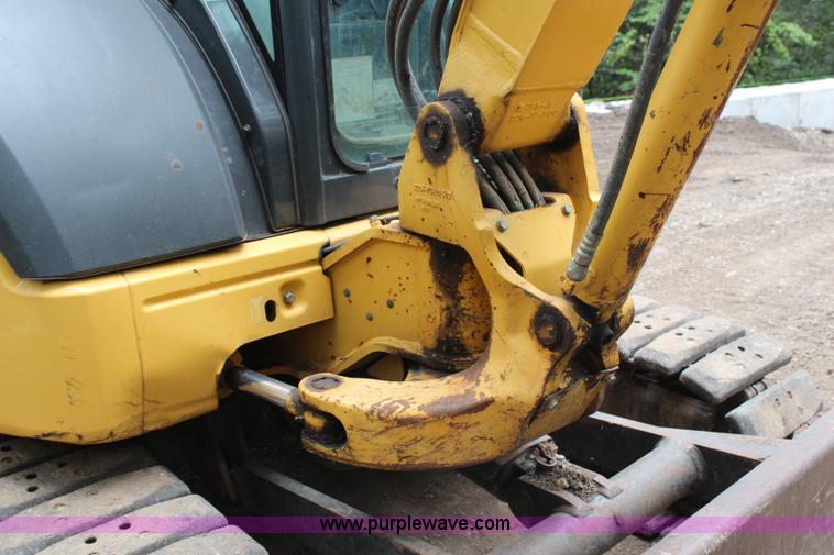 image for item H6607 2007 Komatsu PC40MR-2 mini excavator