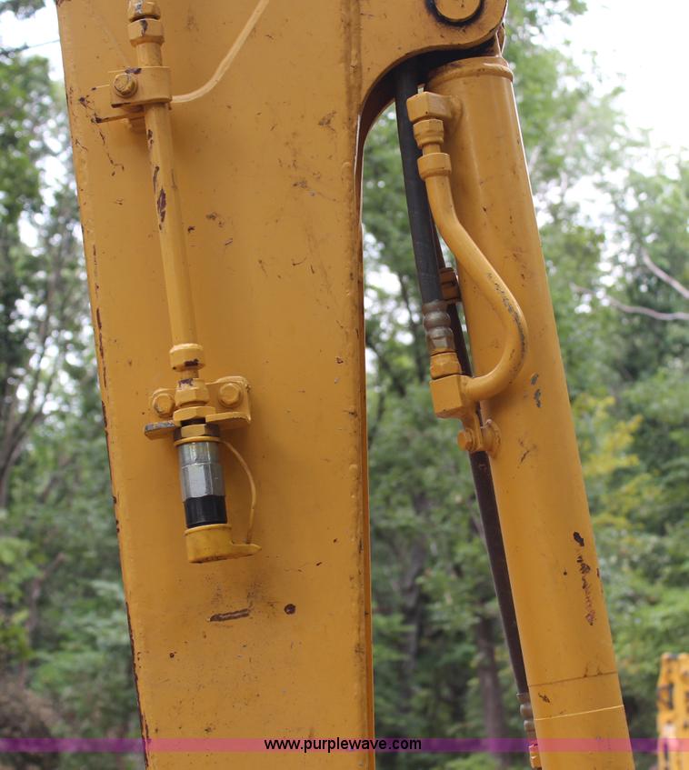 image for item H6607 2007 Komatsu PC40MR-2 mini excavator