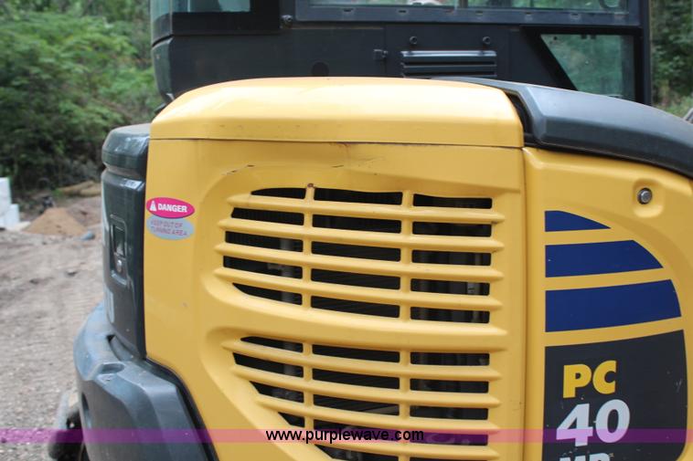 image for item H6607 2007 Komatsu PC40MR-2 mini excavator