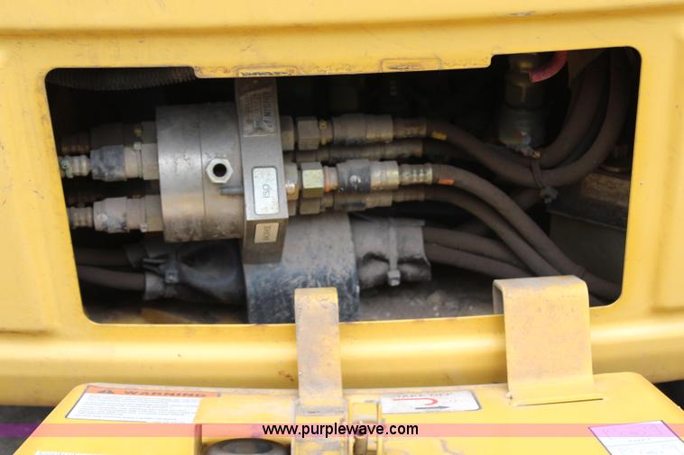 image for item H6607 2007 Komatsu PC40MR-2 mini excavator