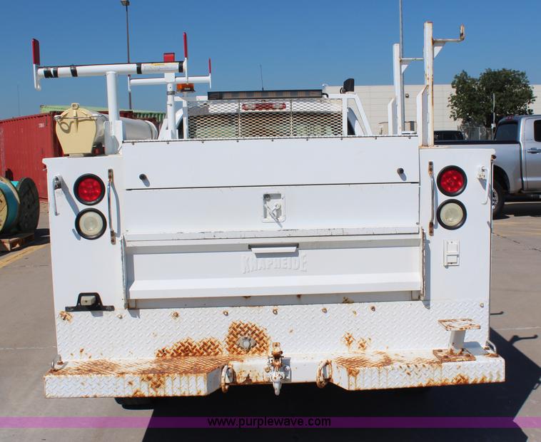 image for item H6626 2005 Chevrolet Silverado 2500HD utility truck