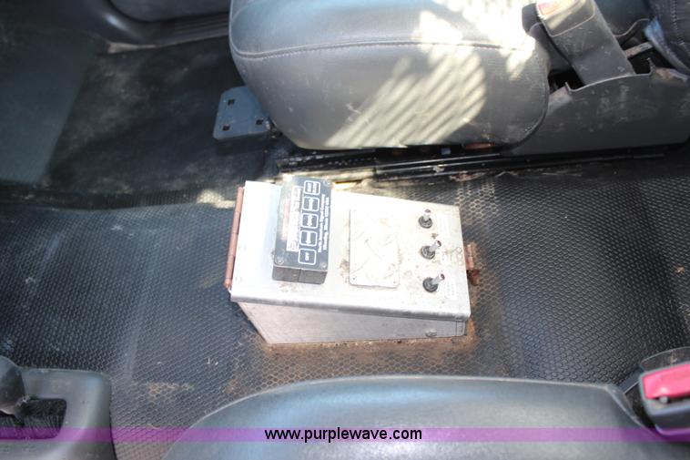 image for item H6626 2005 Chevrolet Silverado 2500HD utility truck