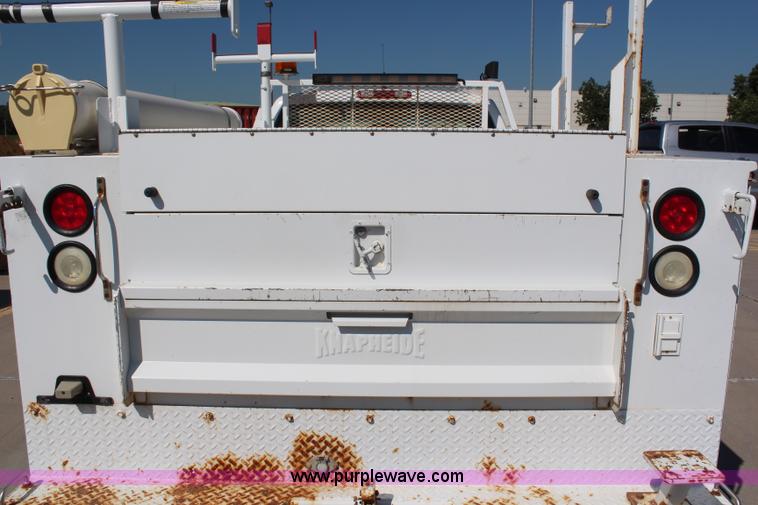 image for item H6626 2005 Chevrolet Silverado 2500HD utility truck