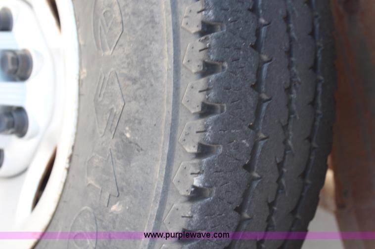 image for item H6626 2005 Chevrolet Silverado 2500HD utility truck