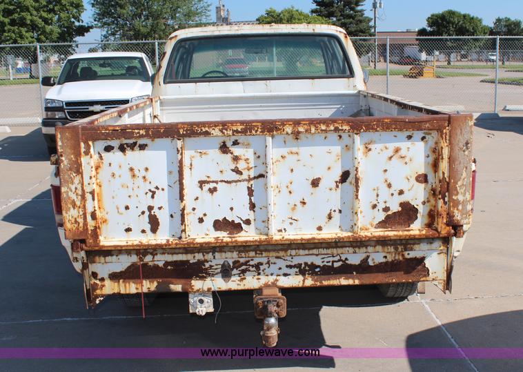 image for item H6629 1989 Chevrolet R3500 Crew Cab pickup truck