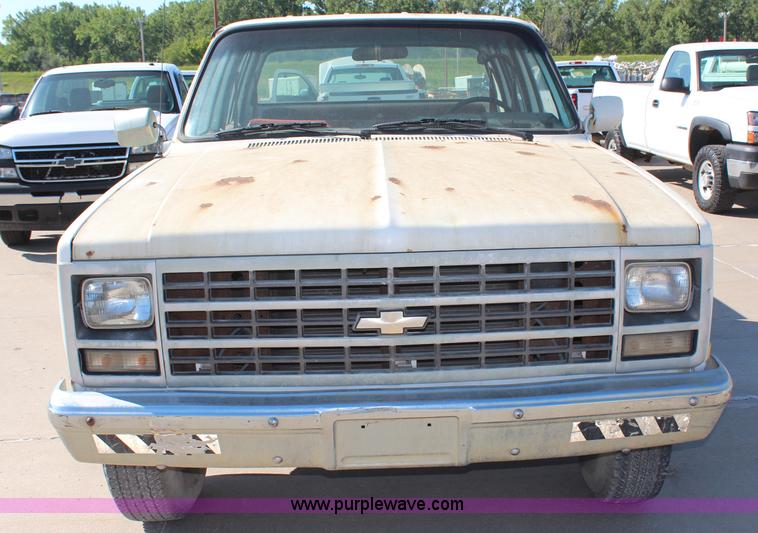 image for item H6629 1989 Chevrolet R3500 Crew Cab pickup truck