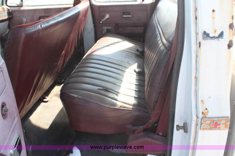 image for item H6629 1989 Chevrolet R3500 Crew Cab pickup truck