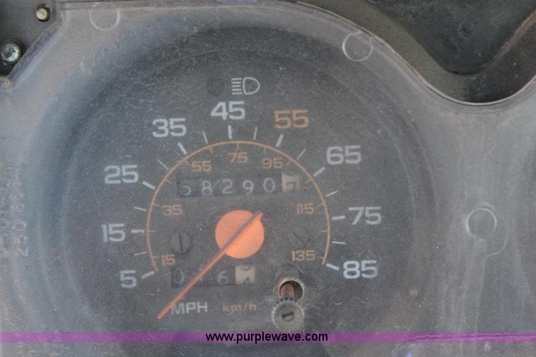 image for item H6629 1989 Chevrolet R3500 Crew Cab pickup truck