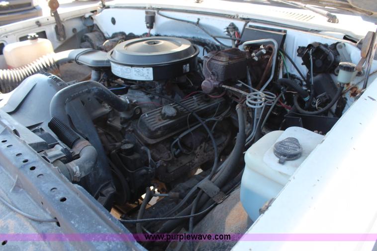 image for item H6629 1989 Chevrolet R3500 Crew Cab pickup truck