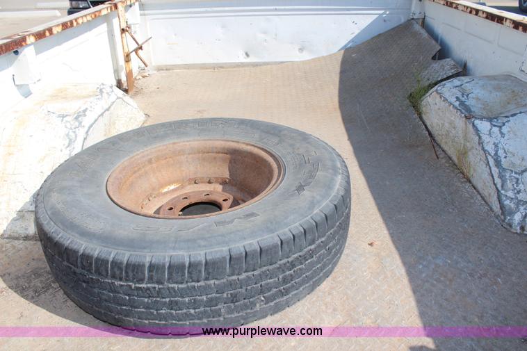 image for item H6629 1989 Chevrolet R3500 Crew Cab pickup truck