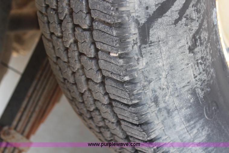 image for item H6629 1989 Chevrolet R3500 Crew Cab pickup truck