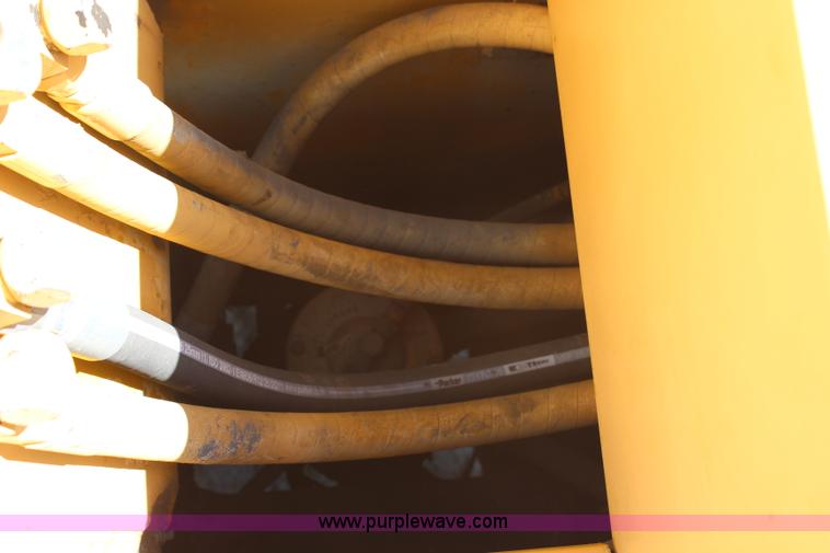 image for item H6658 1979 John Deere 690B excavator