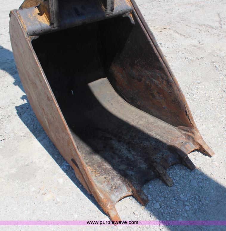 image for item H6658 1979 John Deere 690B excavator