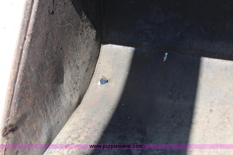 image for item H6658 1979 John Deere 690B excavator