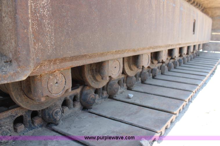 image for item H6658 1979 John Deere 690B excavator