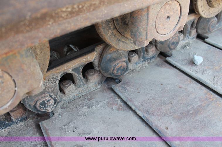 image for item H6658 1979 John Deere 690B excavator