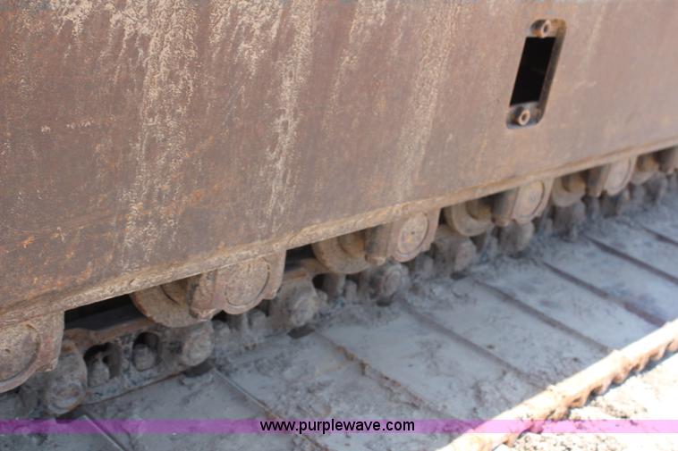 image for item H6658 1979 John Deere 690B excavator